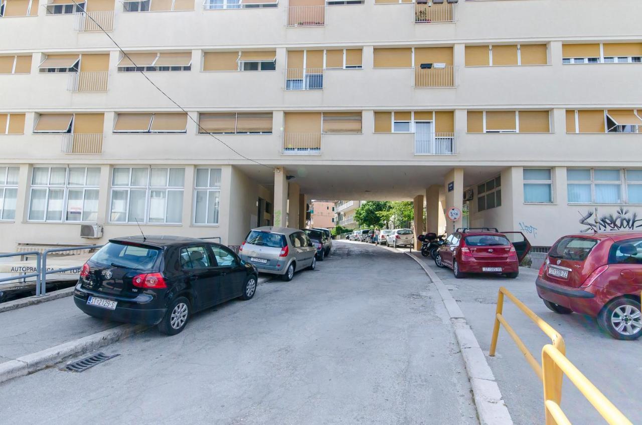 Lanuna Apartment Split Luaran gambar